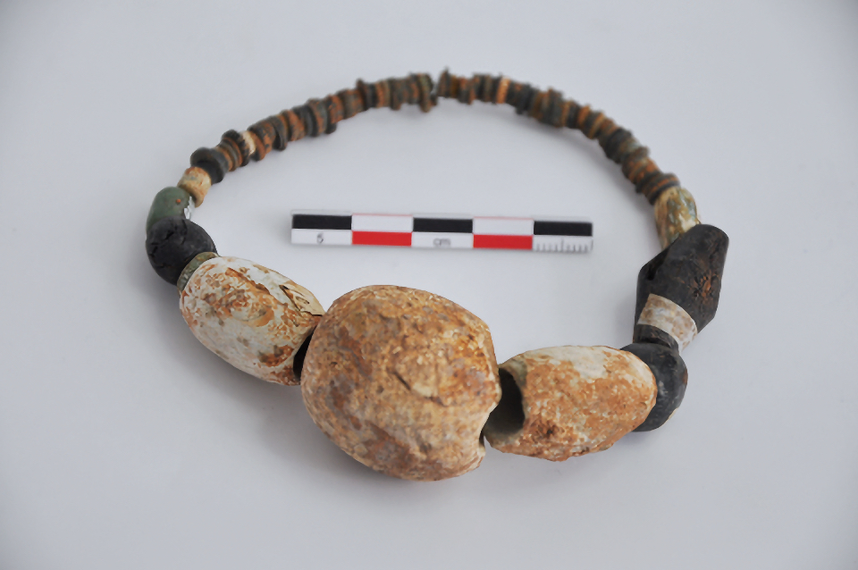Archaeological collar artifact from PEPAdb collection